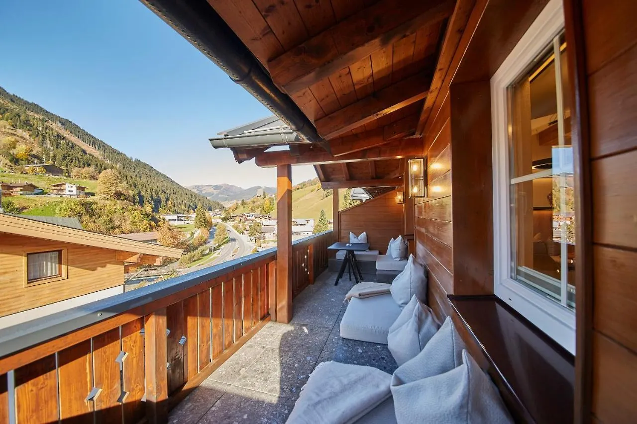 Penthouse Appartement Fire & Stone Saalbach Österreich